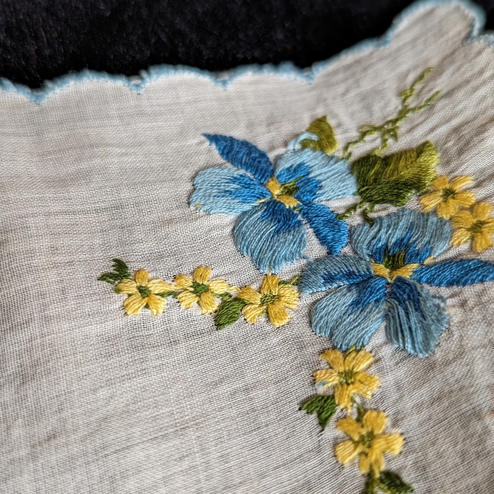 Vintage White Handkerchief with Embroidered Blue/Yellow and Green Floral Pattern - Picture 3 of 4